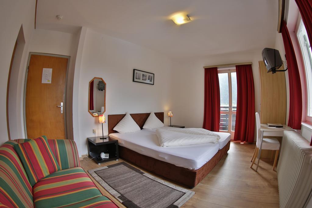 Alpenhotel Oetz Kültér fotó